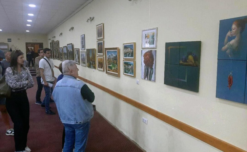 Otvorena izložba fočanskih slikara