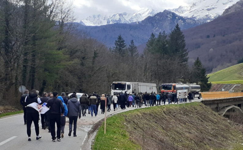 NP „Sutjeska“: Radnici protestnom šetnjom zatražili svoja prava