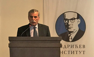 „Pamtim i pišem da bih postojao“.