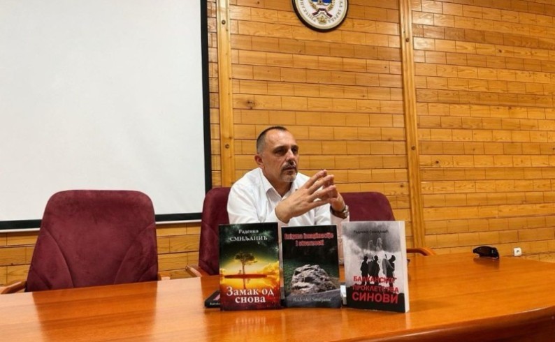 Između nauke i poezije: Dr Radenko Smiljanić predstavio svoja djela fočanskim studentima