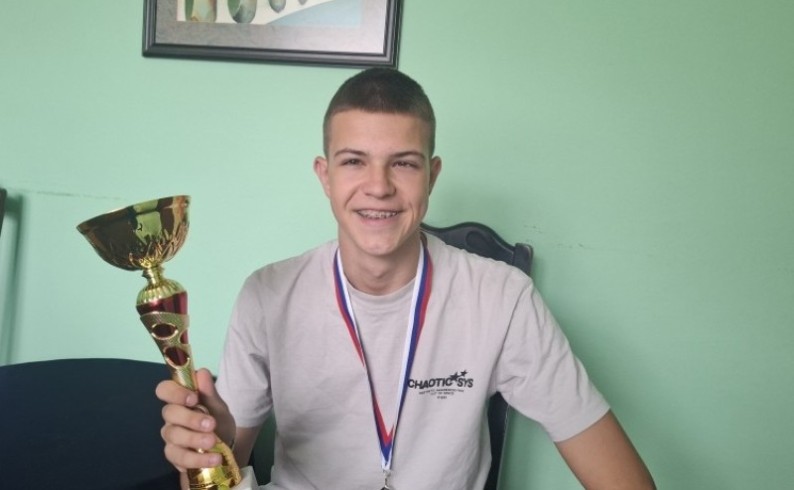 Srebro za Drakula na festivalu mladih guslara Srpske